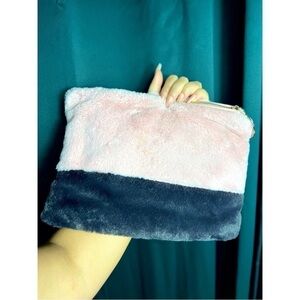 Street Level Pink Colorblock Soft Faux Fur Zip Closure Medium Clutch 9" x 12"
